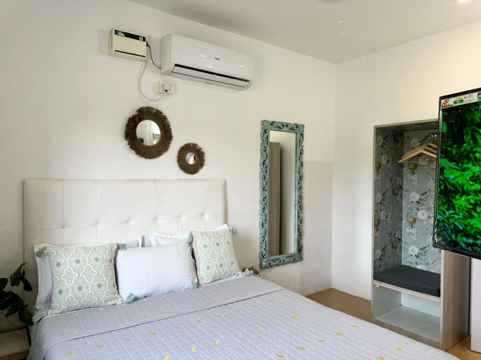 Kingfisher Blues Siolim Exterior photo